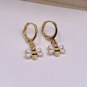 5/$25 Bee 🐝 Enamel  Earrings